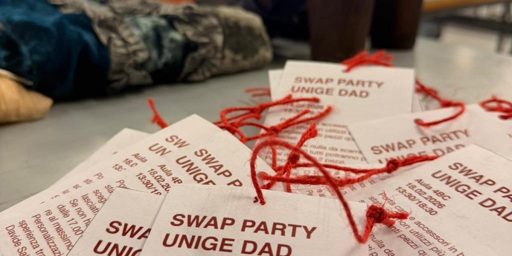 Etichette create per pubblicizzare l'evento